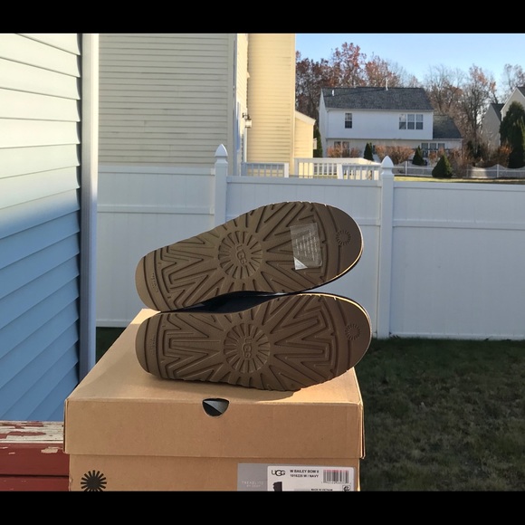 UGG Bailey Bow II - Picture 5 of 6